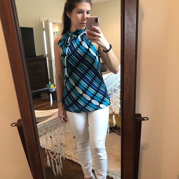 Express neck tie top - Picture 2 of 3